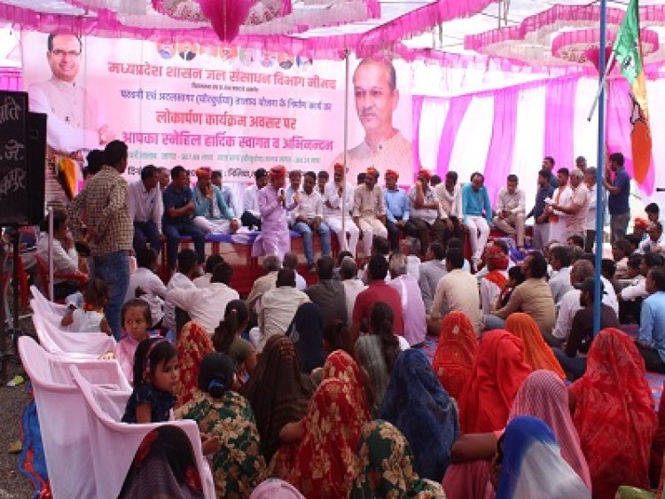 NEWS: भाजपा की विकास वादी विचारधारा से हुए प्रभावित, तो छोड़ा कांग्रेस का दामन हुए बीजेपी में शामिल, कैबिनेट मंत्री ओमप्रकाश सखलेचा ने दिलाई सदस्यता,पढ़े खबर