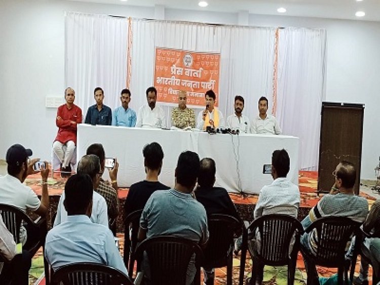 BREAKING NEWS : कौन होगा देवदार ये मेरा विषय नहीं, पार्टी का शीर्ष नेतृत्व करेगा तय, मनासा विधानसभा में प्रेस वार्ता दौरान वलसाड़ विधायक भरत पटेल ने कहीं ये बड़ी बात, पढ़े खबर