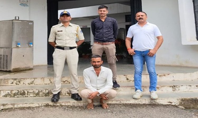 NEWS: माननीय न्यायालय ने जारी किया वारंट, तो हरकत में आई रामपुरा पुलिस, फिर मुखबीर की सुचना पर यहां दबिश, वरदीचंद गिरफ्तार, पढ़े ये खबर