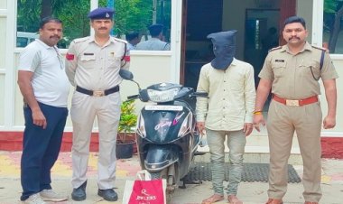 BIG NEWS: अंतर्राज्जीय बॉर्डर पर YD नगर पुलिस की नाकाबंदी, चैकिंग में निंबाहेड़ा के अमन को रोका, जब ली स्कूटी की तलाशी, तो ये बड़ा राज हुआ उजागर, तस्कर भी गिरफ्तार, क्या है पूरा मामला...! पढ़े ये खबर