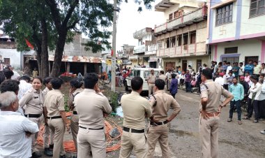 BIG BREAKING : पिपलियामंडी थाने का मुंदेडी गांव,जहा मूर्ति को लेकर जमकर बवाल,मोके पर भारी पुलिसबल तैनात,अधिकारी भी पहुंचे स्पॉट पर,पढ़े ये खबर