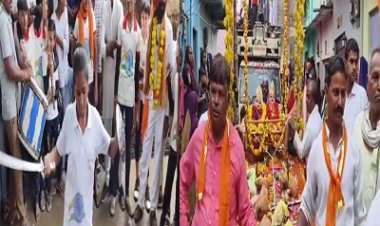 NEWS: जब मनासा में निकली बाबा रामदेव की शोभायात्रा, तो उमड़ पड़ी लोगों की भीड़, नन्हें बालकों के हैरतंगेज करतब ने बांधा समां, पढ़े ये खबर