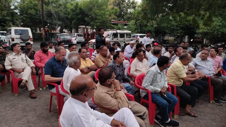 NEWS: मनासा थाना परिसर में शांति समिति की बैठक संपन्न, आगामी त्यौहारो की व्यवस्थाओं को लेकर हुई चर्चा, पुलिस अधिकारियों ने दिए आवश्यक निर्देश, पढ़े खबर