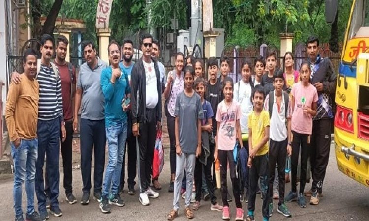 NEWS: नीमच तैराकी का विजय रथ जारी, नीमच जिले से 19 तैराक संभाग के लिए रवाना, प्रतियोगिता में दिखाएंगे दम-खम, पढ़े खबर