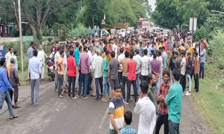 BIG BREAKING: विशाल को लापता हुए दो दिन, आज परिजन पहुंचे नारायणगढ़ थाने, जब पुलिस से हुई ये बातचीत, तो पनपा आक्रोश, फिर मनासा रोड़ पर चक्काजाम, ऐसे हुआ मामला शांत...! पढ़े नरेंद्र राठौर की खबर