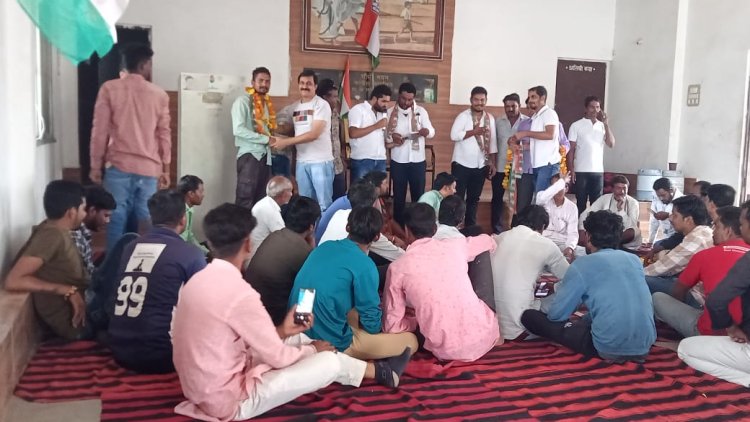 BIG NEWS : सिंगोली में कांग्रेस के युवा नेता का ऐसा जलवा,की भाजपा छोड़ ये आ गए इनके साथ,और अब बना डाली एक जम्बो टीम,पढ़े आजाद नीलगर की ये खबर