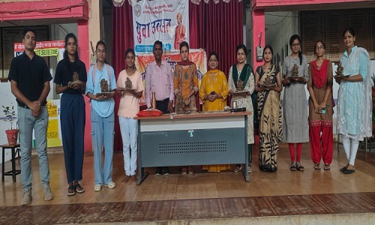 NEWS: जाजू शासकीय कन्या महाविद्यालय में एक दिवसीय कार्यशाला संपन्न, छात्राओं ने बनाये इको फ्रेन्डली गणेश, इस तरह दिया आकार, पढ़े खबर