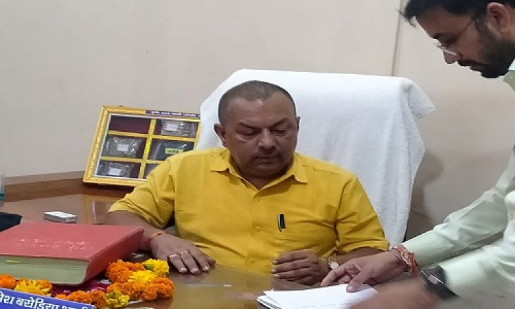 BIG NEWS: कृषि उपज मंडी के नए सचिव उमेश बसेड़िया पहुंचे नीमच, कार्यालय पहुंच पदभार किया ग्रहण, कर्मचारियों ने किया स्वागत, अब यह होगी प्राथमिकताएं, पढ़े ये खबर