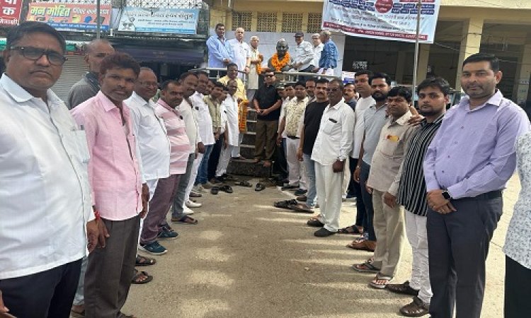 NEWS: साधारण परिवार में जन्में विराट व्यक्तित्व के धनी थे पूर्व मंत्री घनश्याम पाटीदार, जन्म जयंती पर कांग्रेसजनों ने किया याद, प्रतिमा पर माल्यार्पण भी, पढ़े खबर