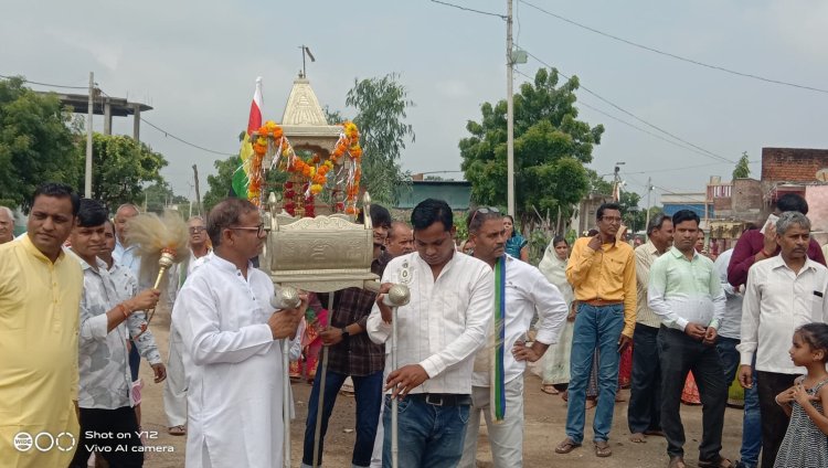 NEWS: हरवार में निकली रथ यात्रा, महावीर स्वामी की जयकारों से गूंजा नगर, पढ़े खबर