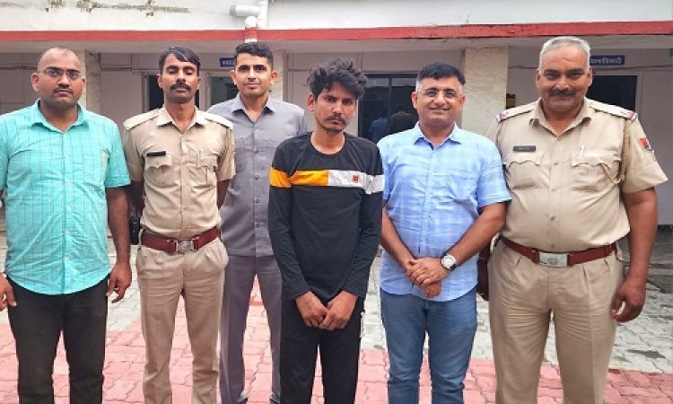 BIG NEWS: घर के बाहर खड़े बुजुर्ग, बाइक पर आएं दो बदमाश, और झपटी ली सोने की चैन, प्रतापनगर थाने में FIR...! फिर खाकी की चंद घंटों में बड़ी कार्यवाही, एक आरोपी तो गिरफ्तार, अब इसकी तलाश, दिन-दहाड़े लूट पर पुलिस का बड़ा खुलासा, पढ़े ये खबर