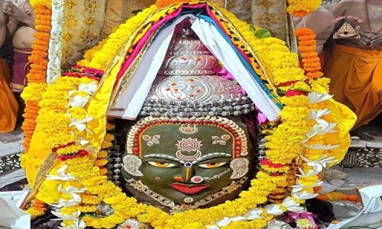 NEWS: विजया दशमी पर्व, बाबा महाकाल ने किया नगर भ्रमण, ठाट-बाट से निकली शाही सवारी, जवानों ने दी सलामी, पढ़े खबर