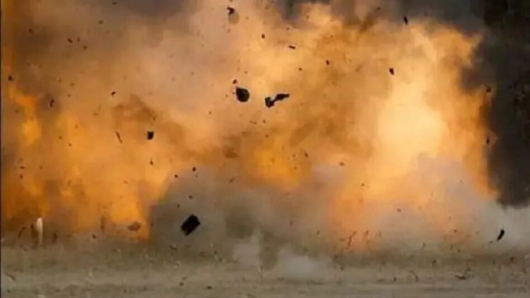 BIG BREAKING : दीपावली की खुशियां मातम में तब्दील, पटाखे की फैक्ट्री में ब्लास्ट, मालिक के उड़े चीथड़े, तो इतने लोगों की मौत, मच गया हड़कंप, मामला MP के इस जिले का, पढ़े खबर