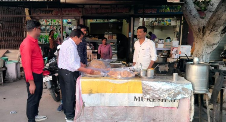 NEWS : खाद्य विभाग का कुकडेश्वर में छापा, मचा हड़कंप, रेस्टोरेंट ओर होटल पर जांच पड़ताल, फिर की ये बड़ी कार्यवाही, पढ़े ये खबर