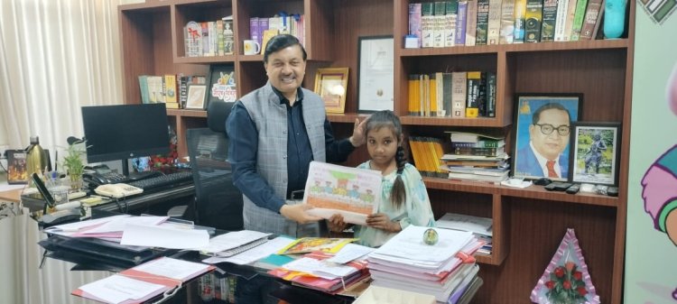NEWS : रतनगढ़ की बेटी ने जब दिया ये संदेश, तो कलेक्टर ने भी की प्रशंसा, मतदाता जागरूकता की अनूठी पहल, पढ़े खबर