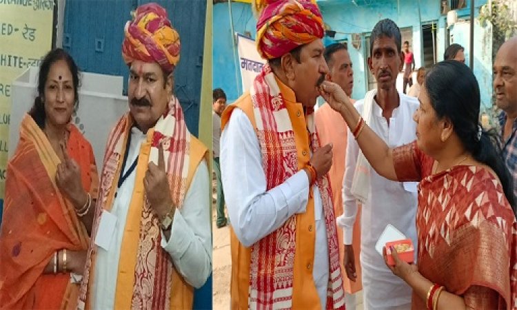 POLLING DAY: भाजपा प्रत्याशी परिहार ने परिवार सहित किया मतदान, दिलीप बापू ने की ये अपील, पढ़े खबर