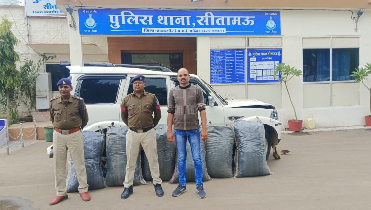 NEWS : सीतामऊ फंटा और स्कार्पिओ कार से स्मगलिंग, पुलिस की नाकाबंदी में फसा तस्कर,अँधेरे का फायदा उठाकर हो गया फरार, किया मोके से ये नशीला पदार्थ जप्त, पढ़े खबर