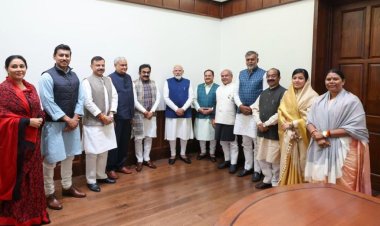 BIG BREAKING : दो केंद्रीय मंत्री सहित पांच सांसदों का इस्तीफा,MP में अब होगा CM का नया चेहरा, तो राजस्थान ओर छत्तीसगढ़ में भी यही रणनीति ! पार्टी सूत्रों के हवाले से आई ये बड़ी खबर