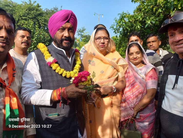 NEWS : प्रचंड जीत के बाद ये नेता पहुंचे शामगढ़ बालाजी, खिलाई मिठाई, समिति द्वारा की ये अपील, मंत्री एवं नगर परिषद सहित ये अधिकारी भी रहे मौजूद, पढ़े खबर
