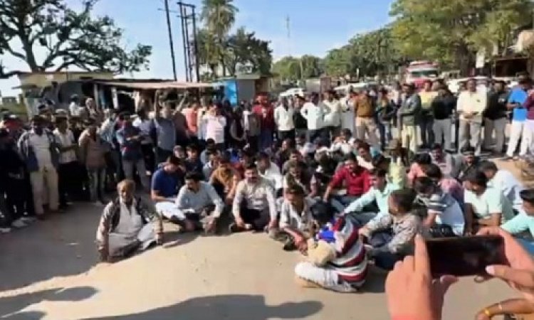 BIG NEWS: दुर्घटना में युवक घायल, जीरन के मुख्य मार्ग पर चक्काजाम, अस्पताल प्रशासन पर लापरवाही का आरोप, तहसीलदार और बीएमओ भी मौके पर, पढ़े राजेश प्रपन्न की खबर
