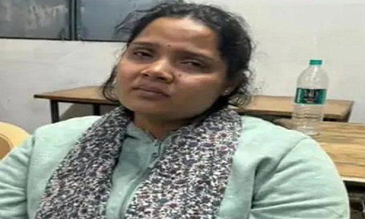 BIG NEWS: इस काम के लिए रुपयों की मांग, तो किसान पहुंचा लोकायुक्त, फिर आलोट क्षेत्र में टीम की कार्यवाही, महिला पटवारी को रिश्वत लेते रंगे हाथों पकड़ा, पढ़े खबर