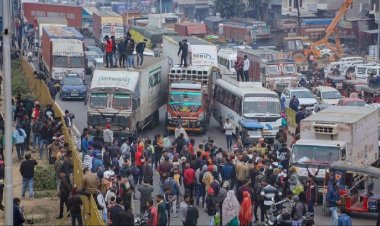 BIG NEWS : सरकार और ट्रांसपोर्टरों के बीच बातचीत, इन मांगों पर बनी सहमति, ग्रह मंत्रालय का बड़ा फैसला, क्या हड़ताल हो गई खत्म, पढ़े ये खबर
