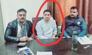 BIG NEWS:EOW की टीम पहुंची मंदसौर, कृषि उपज मंडी में दबिश, इस कर्मचारी को रिश्वत लेते रंगे हाथों पकड़ा, शिकायत के बाद हुई ये बड़ी कार्यवाही, पढ़े नरेंद्र राठौर की खबर