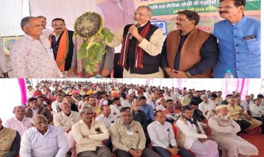 NEWS :  जीरन में किसान संगोष्ठी कार्यक्रम संपन्न, तो इन्हे श्रीफल देकर किया सम्मानित, कृषि संबधित जानकारियों से अवगत, सांसद सहित विधायक भी मौजूद, पढ़े ये खबर