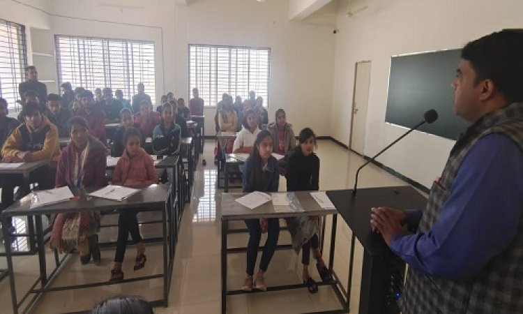 NEWS: शासकीय महाविद्यालय जीरन में एक दिवसीय उद्यमिता जागरूकता कार्यशाला संपन्न, इन्होंने दी पात्रता व प्रोसेस की जानकारी, पढ़े खबर