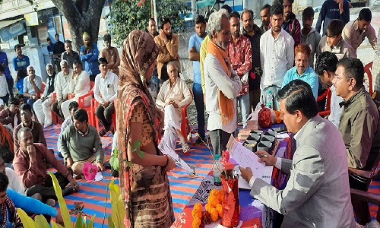 NEWS: राजस्व सेवा शिविर, ग्रामीणों की समस्या और जमीन नामांतरण का तत्काल निराकरण, तो यहां हटाया अतिक्रमण, जिला कलेक्टर क्यों पहुंचे मौके पर, पढ़े खबर