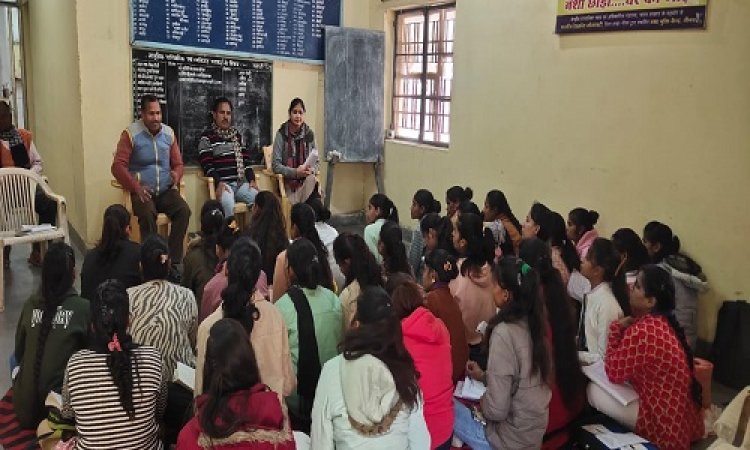 NEWS: कॉलेज छात्राओं ने किया केंद्र का विजिट, नशा मुक्त समाज के लिए विद्यार्थियों का विशेष महत्व, पढ़े खबर