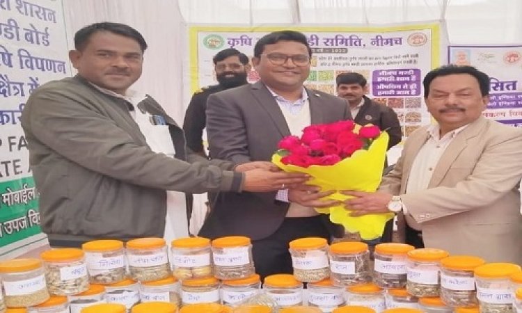 NEWS: विकसित भारत संकल्प यात्रा, एमपी के राज्यपाल पहुंचे नीमच, कृषि उपज मण्डी ने लगाई प्रदर्शनी, सर्वाधिक औषधीय व अन्य उपज का किया प्रचार-प्रसार, पढ़े खबर