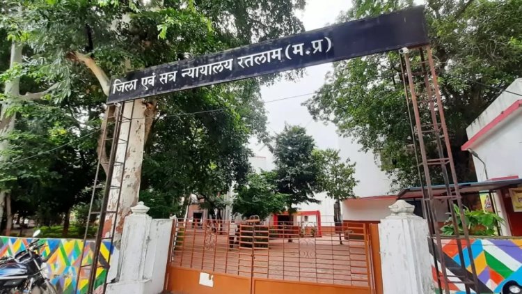 OMG ! डाक द्वारा जब पहुंचा लिफाफा कोर्ट, तो न्यायलय में मचा हड़कंप, मजिस्ट्रेट भी देख कर रह गए दंग, पत्र में मिला कुछ ऐसा, जिसे देख कर आपके भी उड़ जायेंगे होश, आखिर किसने उठाया ये जोखिम भरा कदम, पढ़े खबर