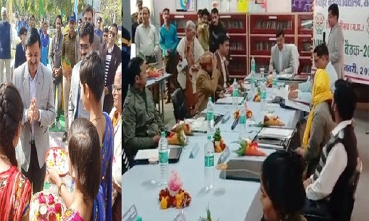 NEWS: जिला कलेक्टर दिनेश जैन पहुंचे रामपुरा, जब शुरू हुई ये हाईलेवल बैठक, तो अधिकारीयों को दिए आवश्यक निर्देश, स्कूली विद्यार्थियों से भी चर्चा, पढ़े रुपेश सारू की खबर