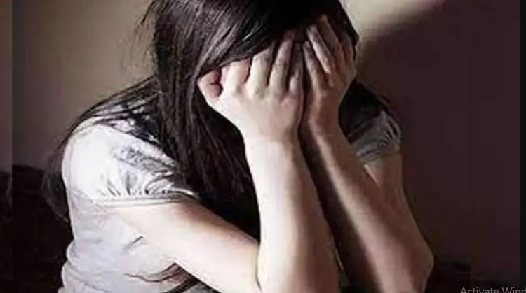BIG NEWS: अश्लील फोटो-वीडियों बनाकर किया ब्लैकमेल, फिर सामूहिक दुष्कर्म, पीड़िता ने दी जान, मौत के इतने दिनों बाद खुला नाबालिग से गैंगरेप का राज...! आरोपियों की तलाश में पुलिस, घटनाक्रम चित्तौड़गढ़ का, पढ़े खबर