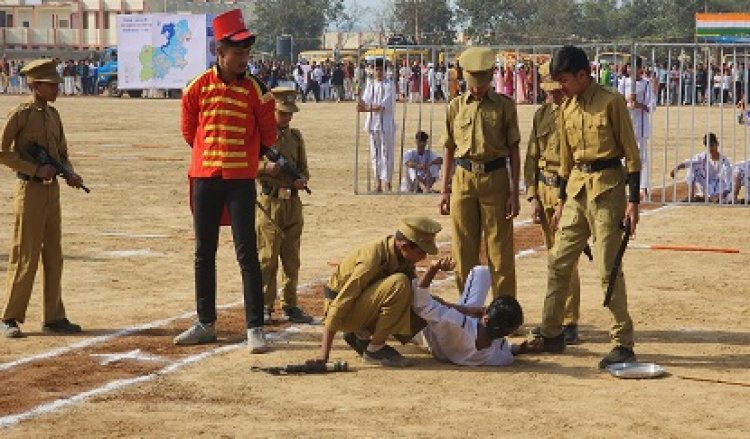 NEWS : गणतंत्र दिवस पर कलाकारों ने दिखाया अपना हुनर, भगतसिंह, सुखदेव और राजगुरु की आकर्षक प्रस्तुति, मंदसौर के इस नगर को मिला प्रथम पुरस्कार, तो नगद इनाम भी, पढ़े ये खबर