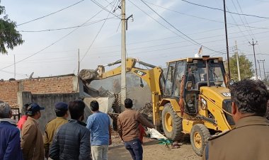 BIG BREAKING: घर से कोचिंग जाती नाबालिग को युवकों ने घेरा, ले गए सुनसान जगह, फिर कर डाली ये हरकत, थाने का हुआ घेराव, तो हरकत में आई पुलिस, इतने आरोपी गिरफ्तार, यहां चला दिया बुलडोजर, मामला मंदसौर जिले का, क्या है पूरा घटनाक्रम...! पढ़े खबर