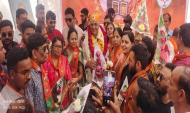 NEWS: सांसद सुधीर गुप्ता फिर संसद रत्न से सम्मानित, नमों ग्रुप ने किया भव्य स्वागत, कुछ यूं दी बधाई, बड़ी संख्या में कार्यकर्ता हुए शामिल, पढ़े खबर