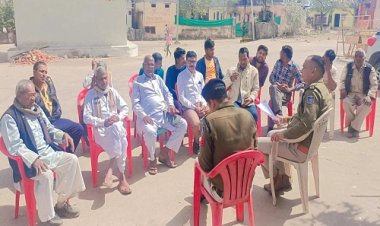 NEWS: आगामी त्यौहारों को लेकर पुलिस अलर्ट, चीताखेड़ा पुलिस चौकी पर बैठक संपन्न, अधिकारियों और आमजन के बीच चर्चा, दिए आवश्यक निर्देश, पढ़े आजाद मंसूरी की खबर