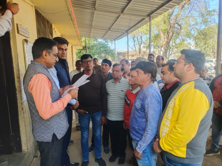 NEWS : मनासा में समाजसेवी अशोक अरोरा पर प्राणघात को लेकर इस सामाज ने दिया एसडीएम को ज्ञापन, और की यह मांग, पढ़े मनीष जोलान्या की ये खबर