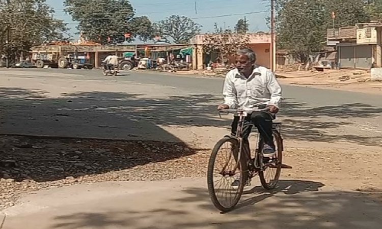 NEWS: जमीनी कार्यकर्ता बने विधायक दिलीप बापू के प्रतिनिधि, जब नगर परिषद में हुई बैठक, तो सादगी के साथ पहुंचे साइकिल पर, क्या है जीरन के प्रभुलाल माली की कहानी...! पढ़े खबर