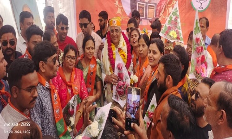 NEWS: सांसद सुधीर गुप्ता फिर संसद रत्न से सम्मानित, नमों ग्रुप ने किया भव्य स्वागत, कुछ यूं दी बधाई, बड़ी संख्या में कार्यकर्ता हुए शामिल, पढ़े खबर