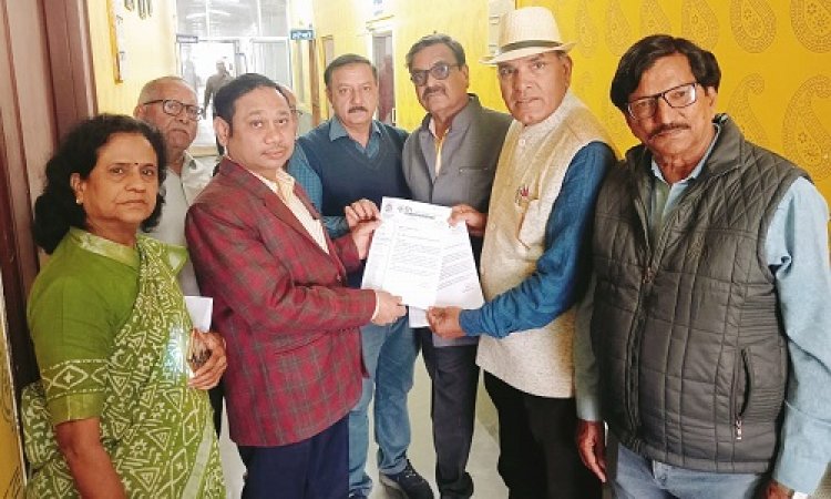 NEWS: स्टेडियम मैदान को सुधारने की मांग, कृति संस्था के सदस्य पहुंचे जिला कलेक्टोरेट, सौंपा ज्ञापन, पढ़े खबर