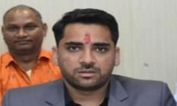 NEWS: महेंद्र वशिष्ठ अवकाश पर, अब इनके हाथों में नीमच नगर पालिका CMO का प्रभार, इतने दिनों तक संभालेंगे बागडोर, पढ़े खबर
