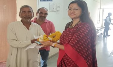 OMG ! कोरोना काल की घड़ी, जीरन क्षेत्र के किसान की मौत, जनसुनवाई में पहुंचा मामला, तो ADM ने तत्काल लिया एक्शन, मांगीलाल को फिर मिली सांसे, कुछ यूं किया अपर कलेक्टर का धन्यवाद, पढ़े खबर
