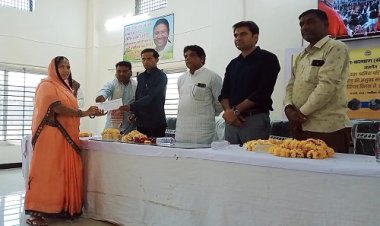NEWS: मुख्यमंत्री जन कल्याण संबल योजना 2.0, मनासा में हितग्राहियों को संबल योजना कार्ड किए वितरित, विधायक मारु भी रहे मौजूद, पढ़े खबर