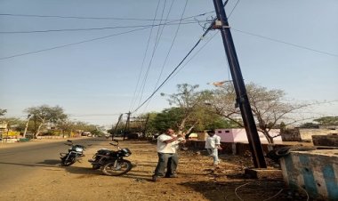 OMG ! OMG ! आसमान में इंसुलेटर ब्लास्ट, तो जमीन पर गिरे तार, फिर निकली चिंगारी, मची अफरा-तफरी, सुचना पर बिजली विभाग ने संभाला मोर्चा, ऐसे टल गया बड़ा हादसा, मामला चीताखेड़ा का, पढ़े आजाद मंसूरी की खबर