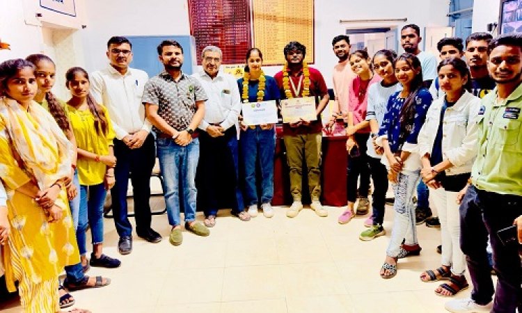 NEWS: राष्ट्रीय सेवा योजना, राज्य स्तरीय शिविर संपन्न, नीमच के इस छात्र ने किया PG कॉलेज का प्रतिनिधित्व, प्राचार्य ने किया सम्मानित, पढ़े खबर