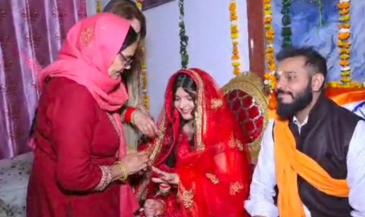 BIG NEWS : इंस्टाग्राम की दोस्ती प्यार में बदली, ईरान से फैजा आई भारत, सगाई की रस्म पूरी, अब शादी की तैयारी, रामलला के दर्शन करने की इच्छा भी, ये लव स्टोरी उत्तर प्रदेश की, पढ़े खबर