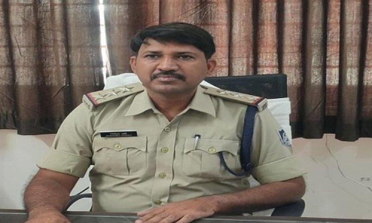 NEWS: जावद थाने के नवागत थाना प्रभारी जितेन्द्र वर्मा ने संभाला पदभार, बोले- क्षेत्र की समस्याओं का होगा निराकरण, पढ़े खबर